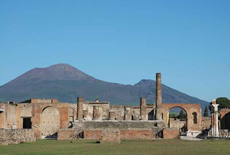 Le forum et le Vésuve